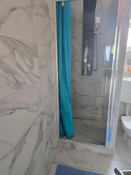 Paloma Bianca - Ground Floor Retreat With 2 Terraces, Green Views, Sleeps 9 فير