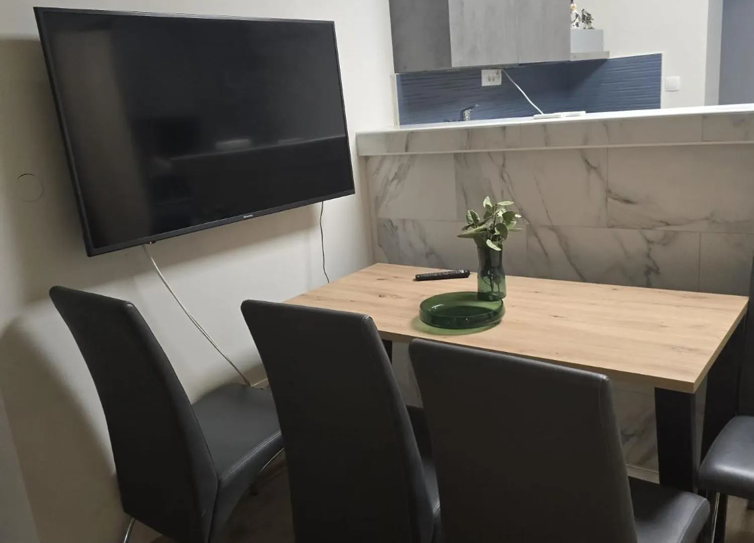 شقة Paloma Bianca - Ground Floor Retreat With 2 Terraces, Green Views, Sleeps 9 فير