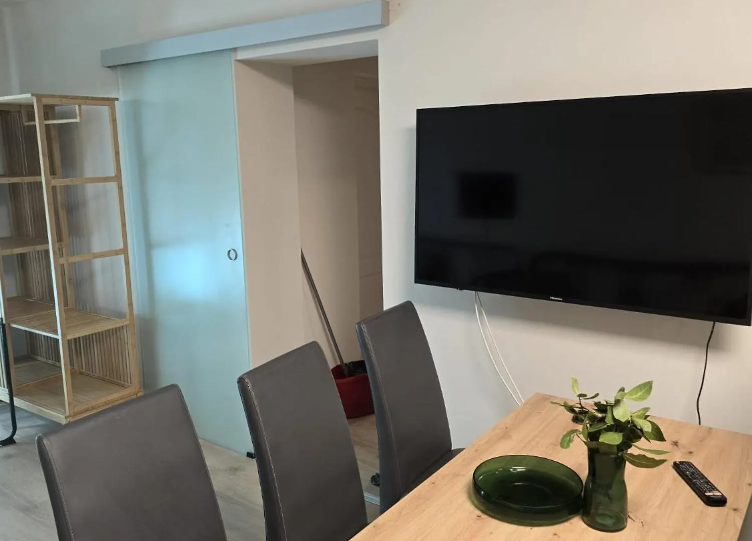 Paloma Bianca - Ground Floor Retreat With 2 Terraces, Green Views, Sleeps 9 فير شقة